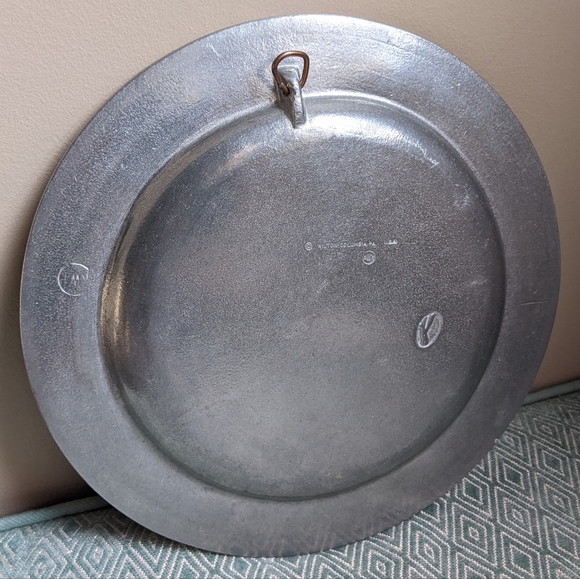 Wilton 1980 Christmas Plate with Snowflake Border - Picture 2 of 8